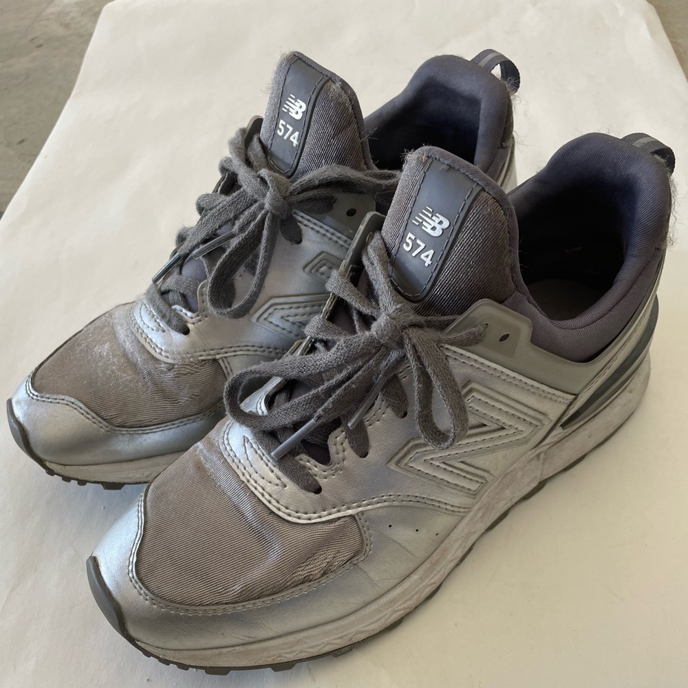 New Balance 574 Silver running shoes womens 7 US